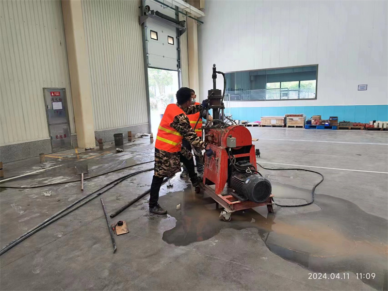 蓝田厂房地面下沉塌陷注浆加固施工